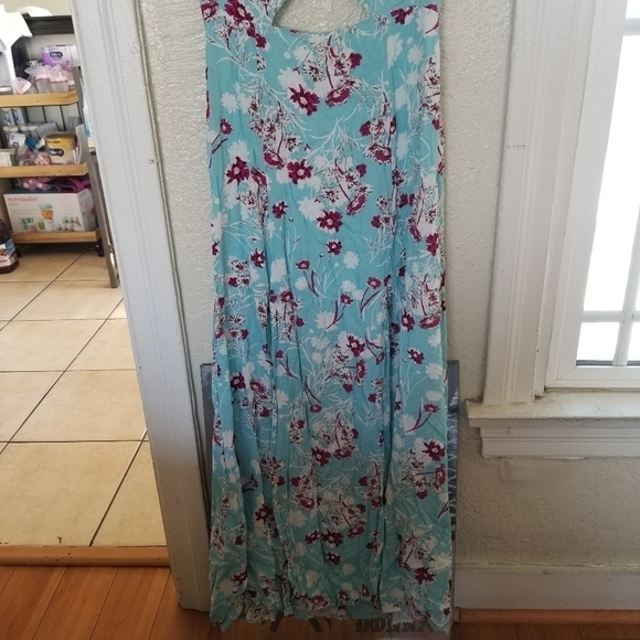 Love + Harmony | Floral Maxi dress - Picture 4 of 14